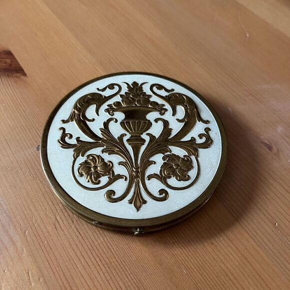 Vintage Compact Powder and Puff Rex Fifth Avenue - 1960's - Gold Plated Large - Picture 7 of 7